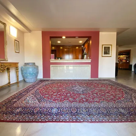 Daniel Hotel 4*